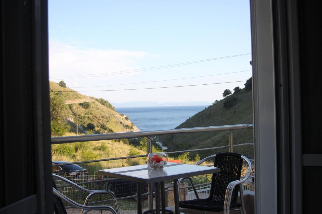 Orea Hotel Himare Esterno foto
