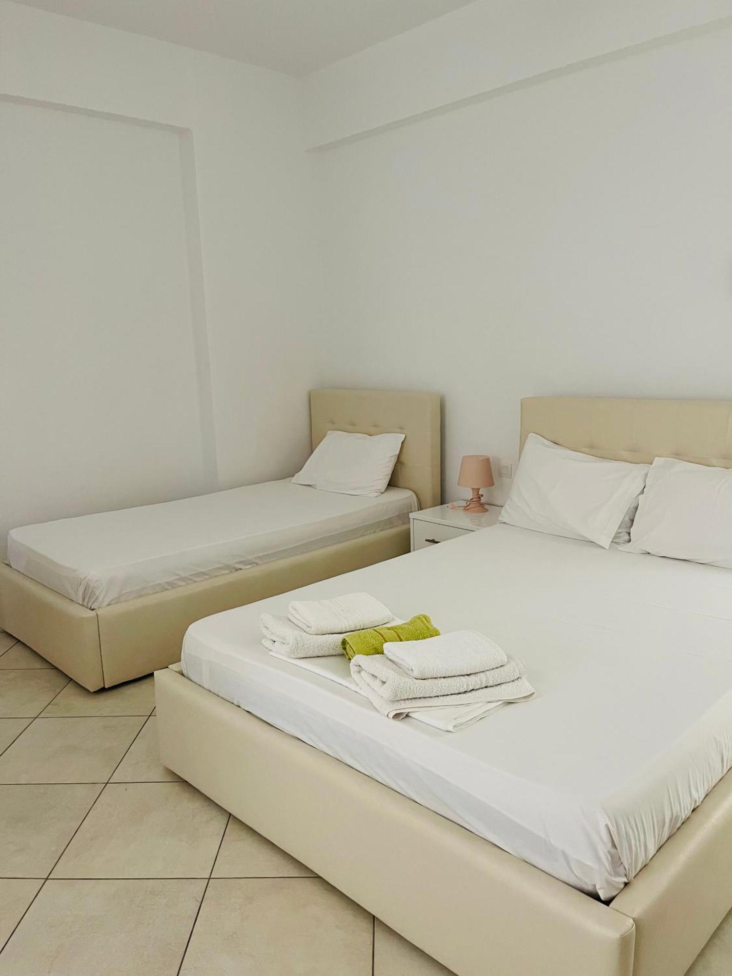 Orea Hotel Himare Esterno foto